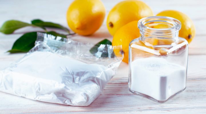 Trucurile uluitoare de frumusețe cu bicarbonat de sodiu pe care fiecare femeie trebuie să le cunoască.
